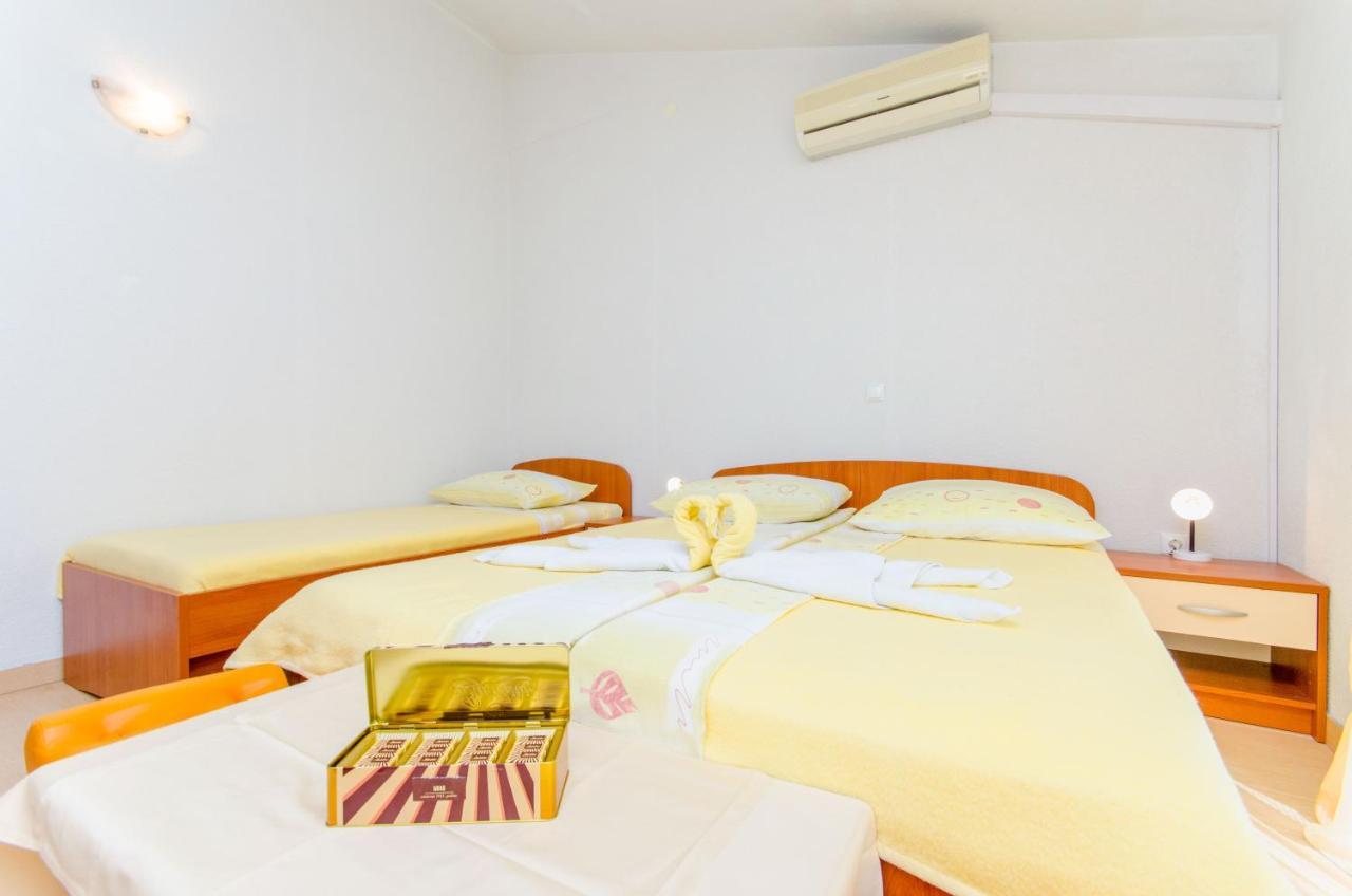 Knezovicapartments Živogošće Exteriör bild