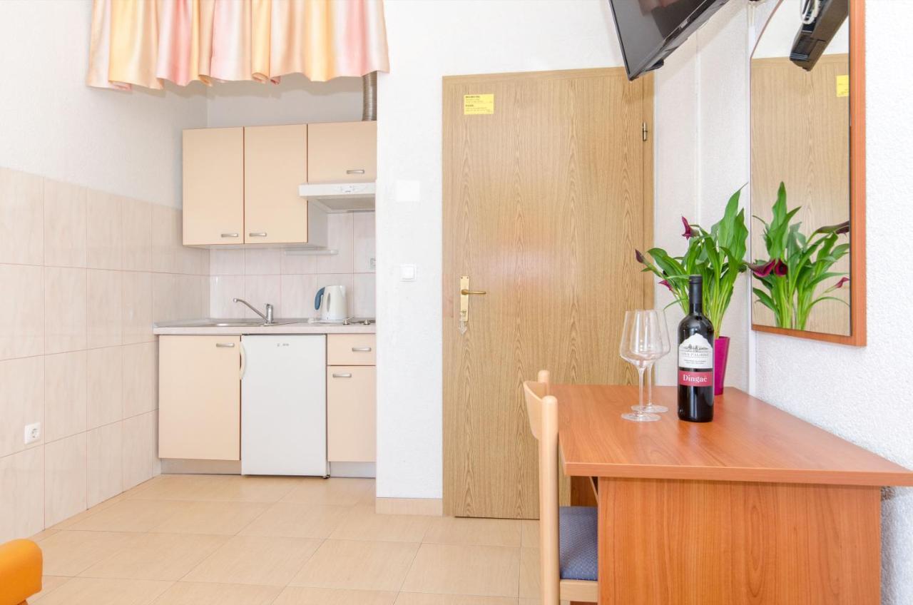 Knezovicapartments Živogošće Exteriör bild