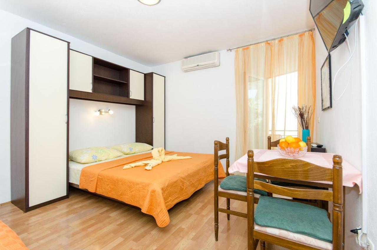 Knezovicapartments Živogošće Exteriör bild